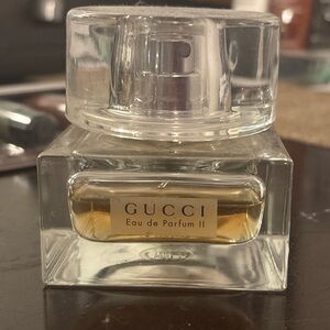 Gucci Eau de Parfum II in Clear and Gold